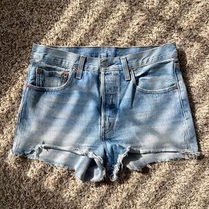 Levi’s Strauss shorts size 28